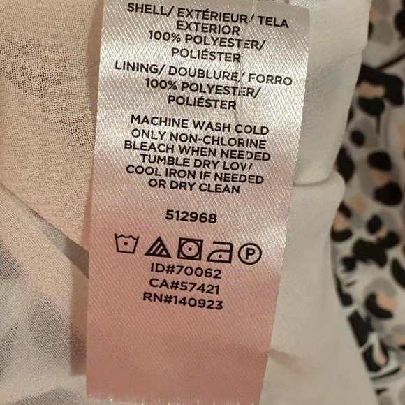 LOFT Women’s Plus White & Grey 3/4 Pleated Sleeve Dress with Keyhole Neckline - Picture 6 of 8